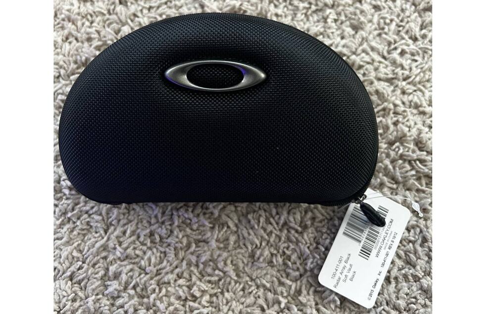 Oakley unisex adult Soft Vault Sunglass Case, Black/Radar Array,